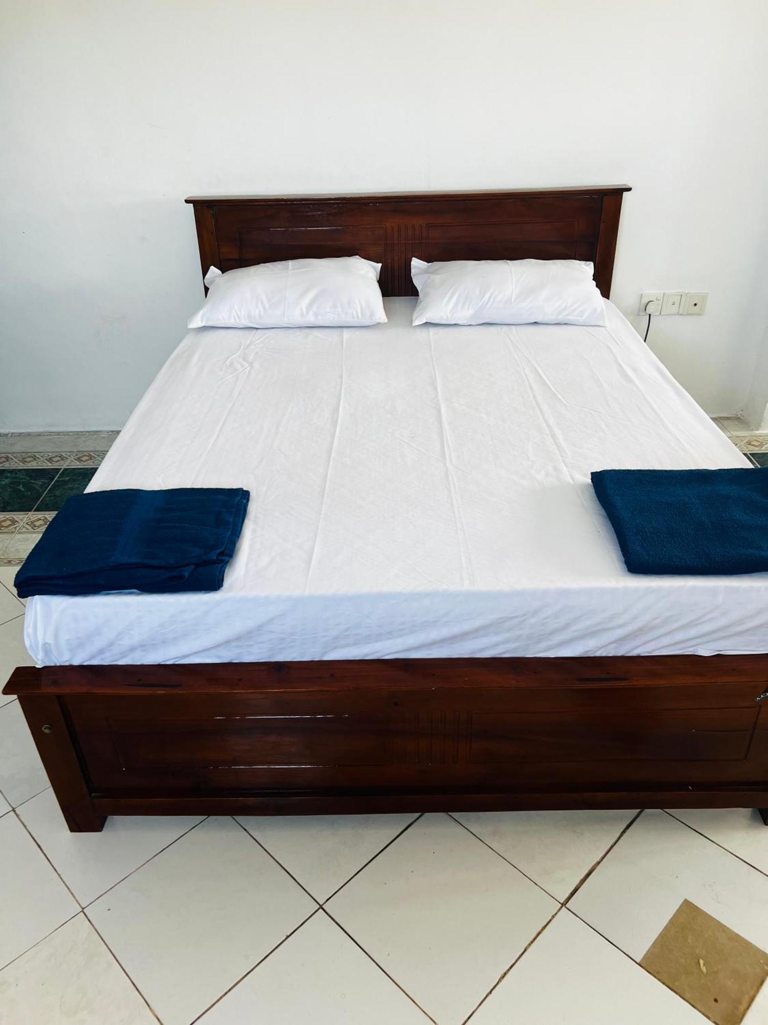 Ramlyn Guesthouse & Restaurant Νεγκόμπο Εξωτερικό φωτογραφία
