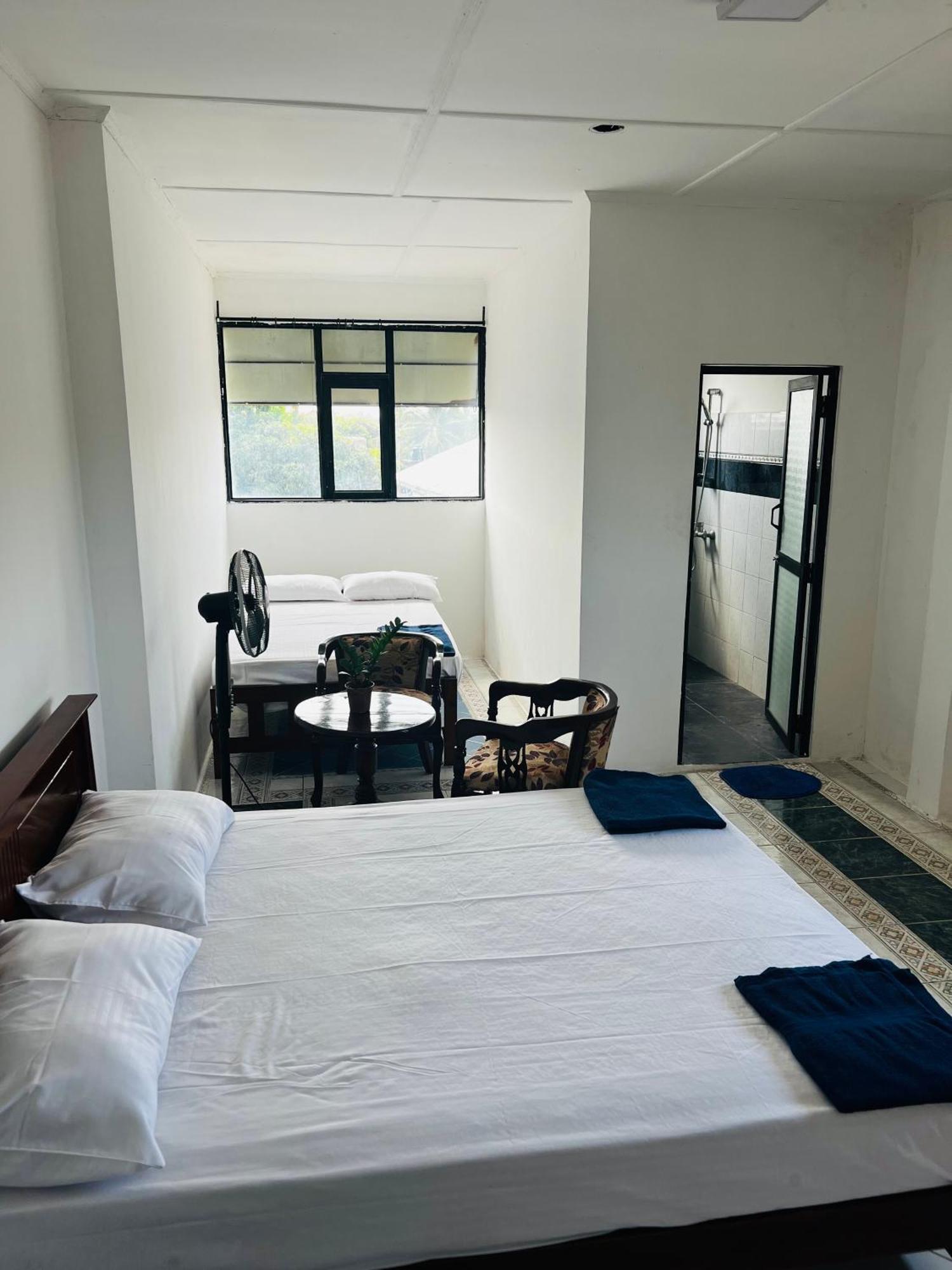 Ramlyn Guesthouse & Restaurant Νεγκόμπο Εξωτερικό φωτογραφία