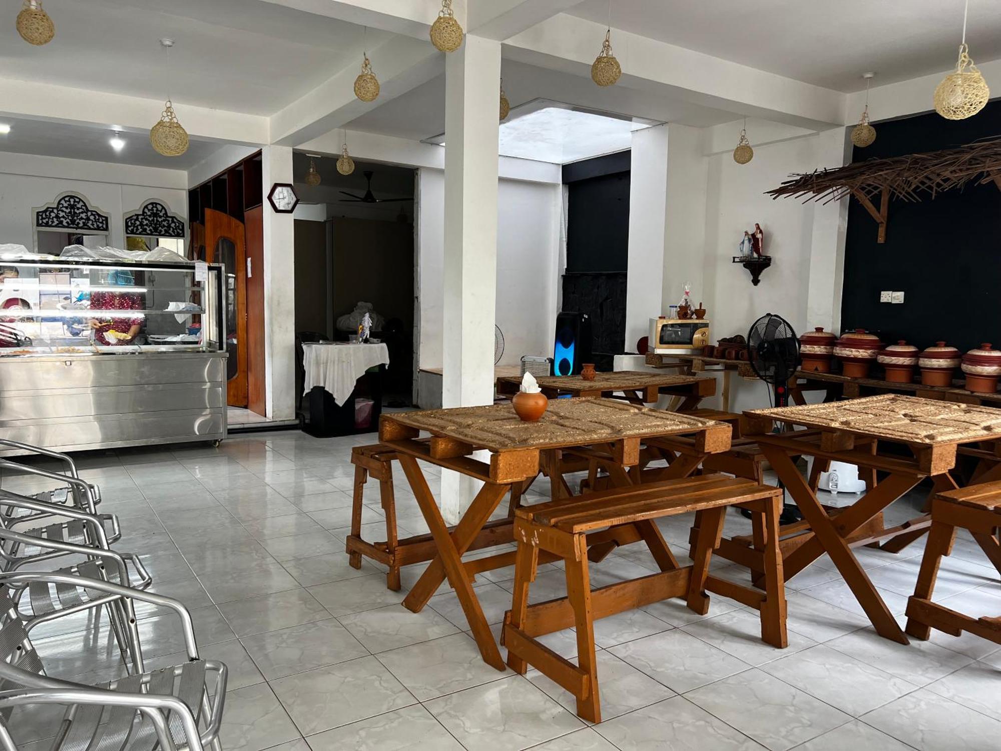 Ramlyn Guesthouse & Restaurant Νεγκόμπο Εξωτερικό φωτογραφία