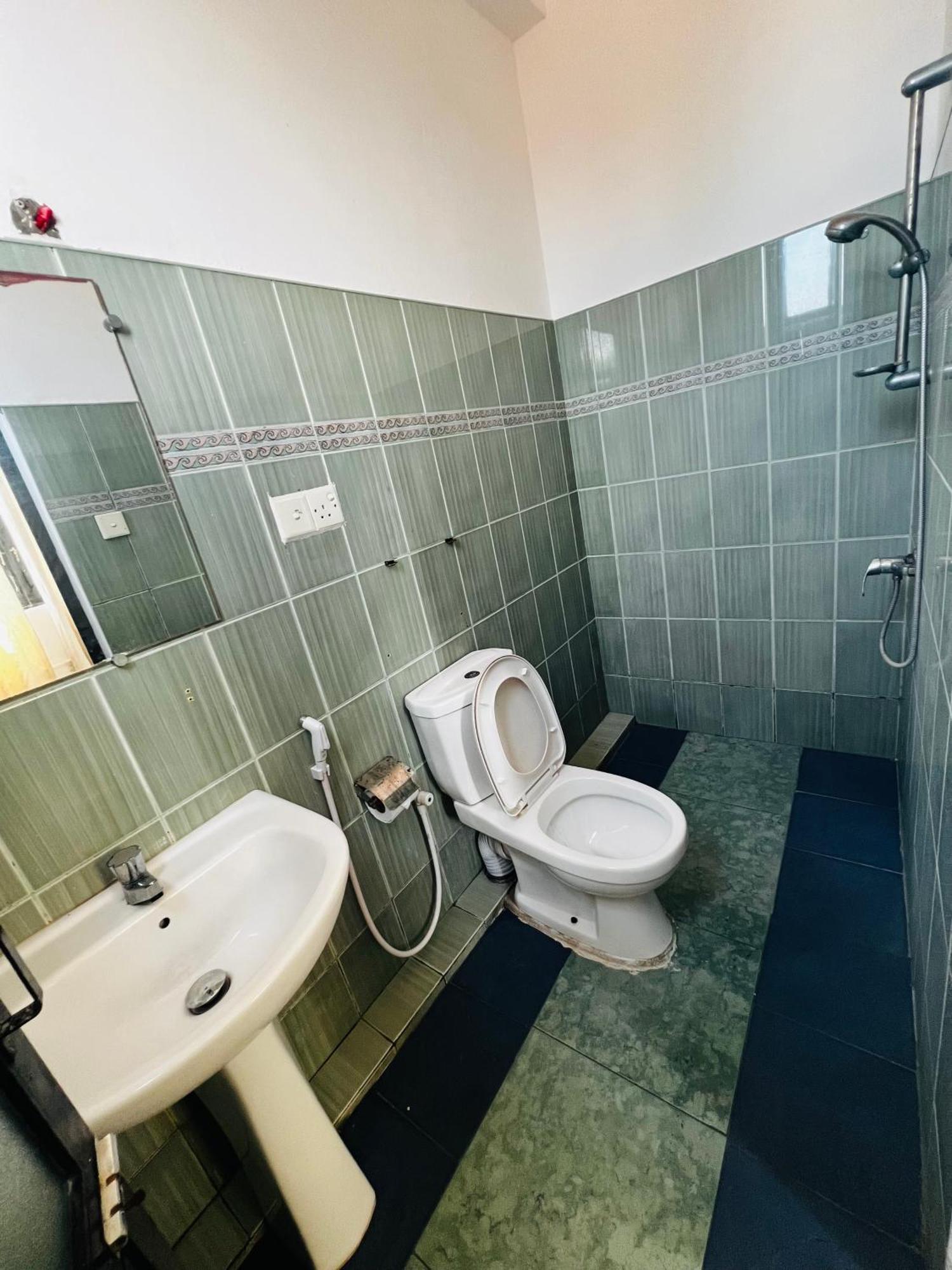 Ramlyn Guesthouse & Restaurant Νεγκόμπο Εξωτερικό φωτογραφία